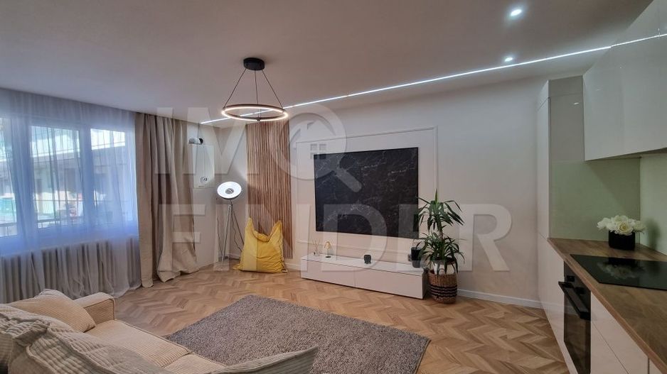 Vanzare Apartament ultrafinisat central - Poză 3