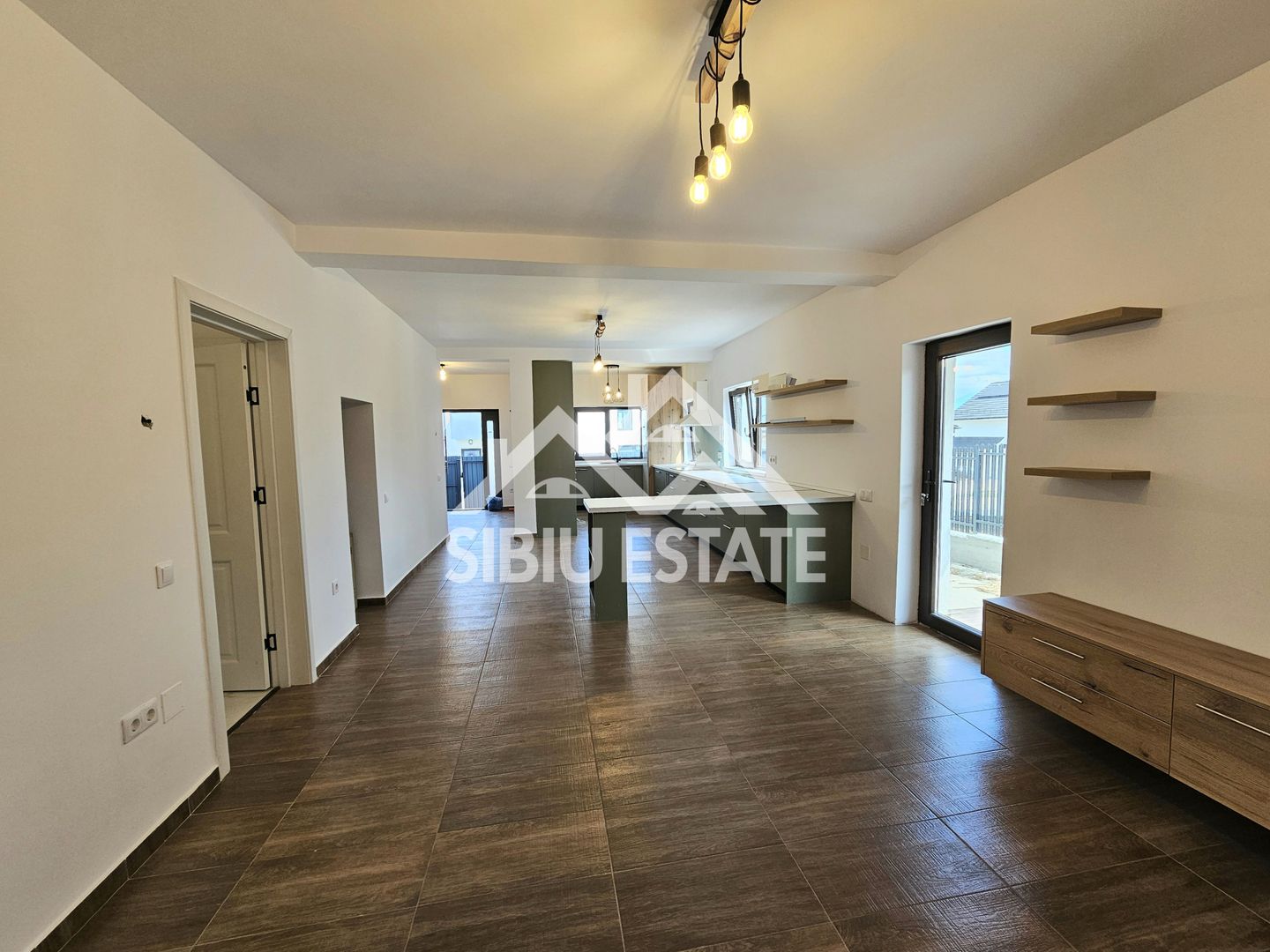 Casa mobilată 4 camere  Sibiu Calea Cisnadiei, NOU - Poză 4