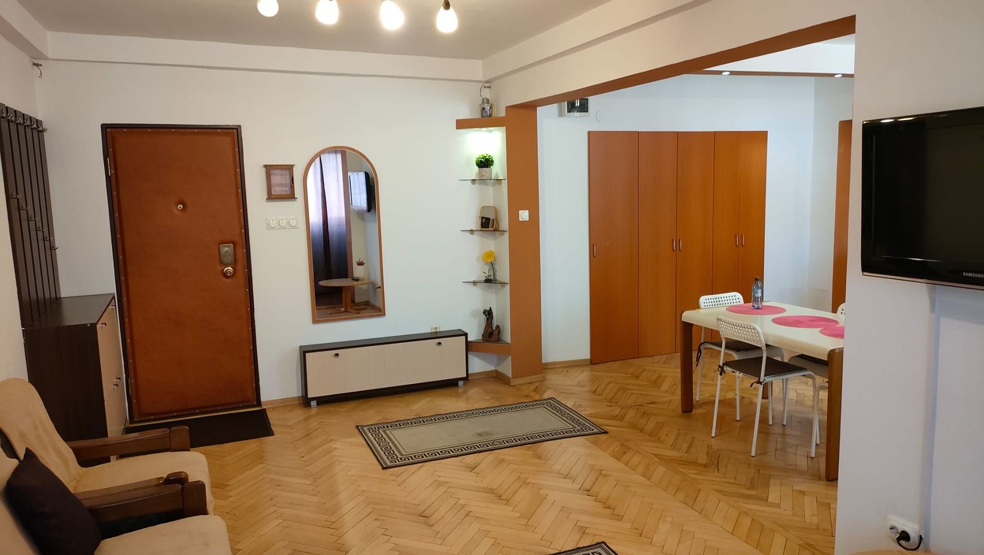 Chirie, 2 camere, mobilat, utilat, Transilvaniei. 300 E. Comision 0 - Poză 5