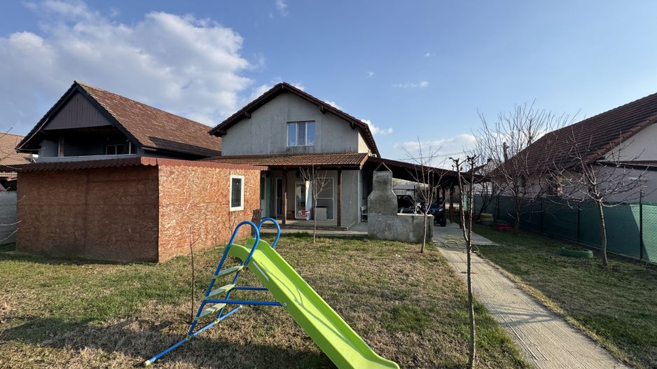 Casa Individuala Sanmihaiu Roman,P+M,4 Camere,2 Bai,Panouri Solare,Carport Auto - Poză 4
