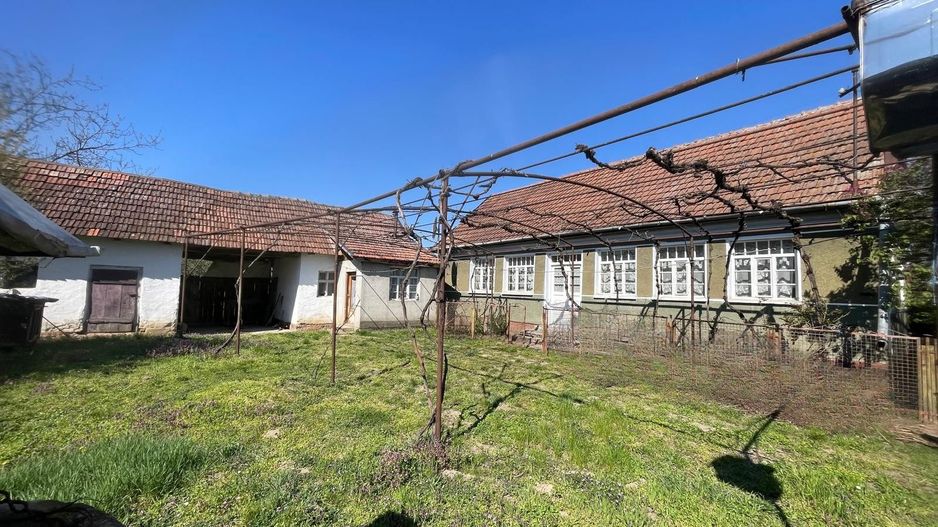 Casă tradițională la sat +teren 1.500 mp. Sat  Săbolciu-51000 euro neg - Poză 7