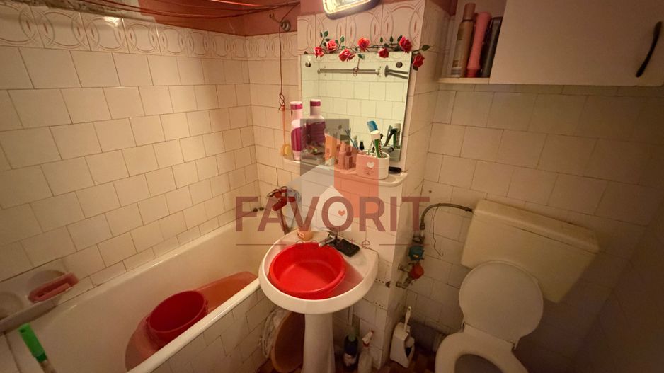 Etaj intermediar. Pozitie excelenta. Lift - Poză 11