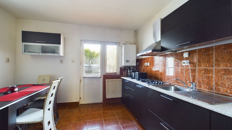 Casă ideală pentru familie extinsă în zona Crișan - Poză 18