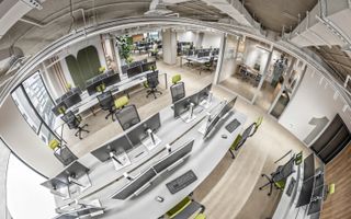 Spatiu birouri  1320 m2 finisat Europa - Poză 22