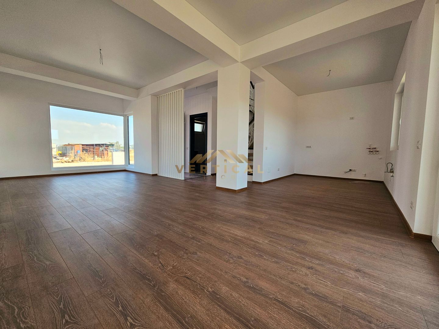 De vanzare vila 4 camere - cartier Mega Parc Residence -comuna Berceni - Poză 7