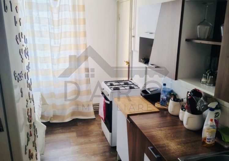 Dau In Chirie Apartament Cu Doua Camere - Poză 2