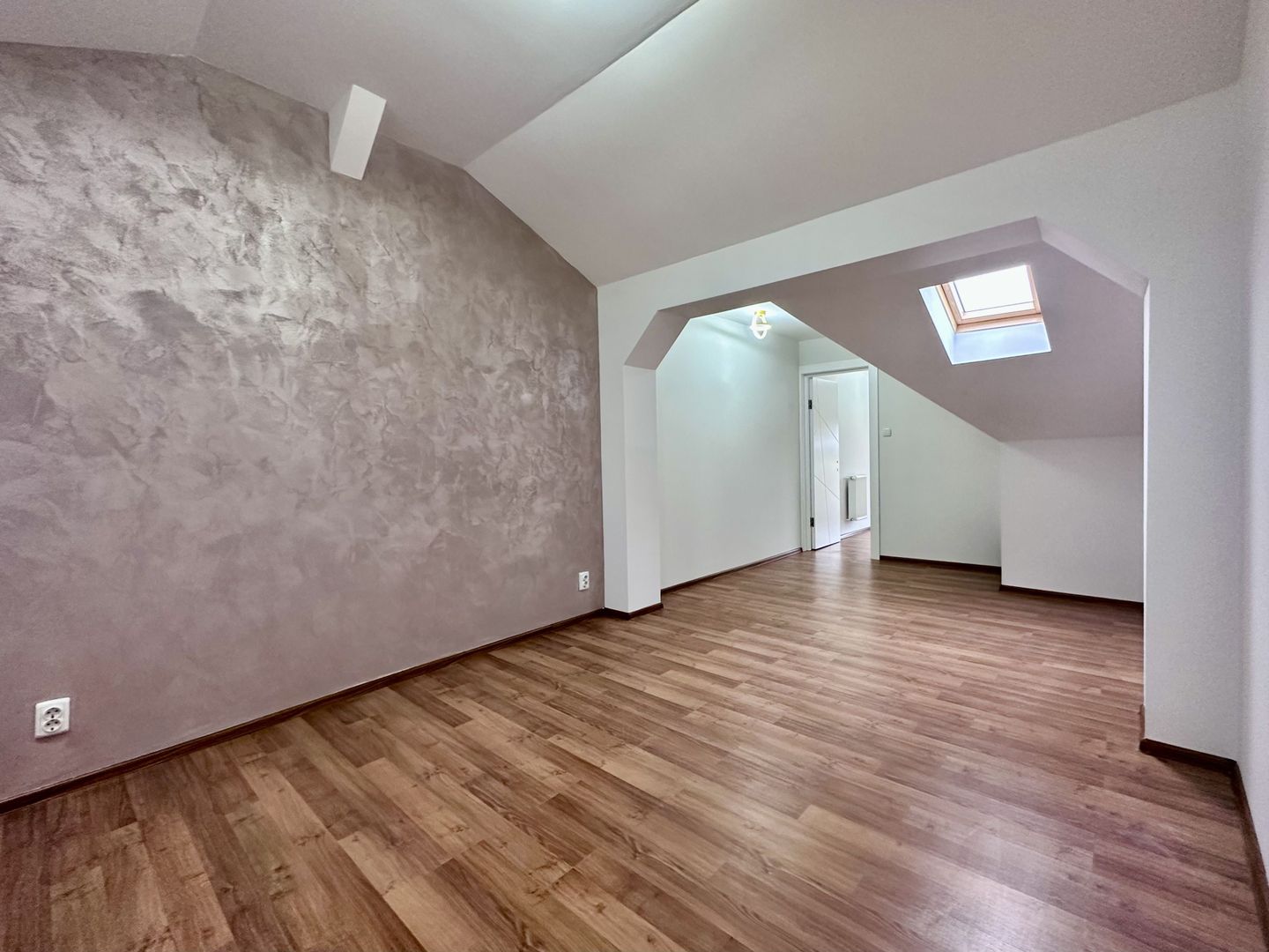 Apartament cu 3 camere de vânzare în Dumbravita - Poză 20