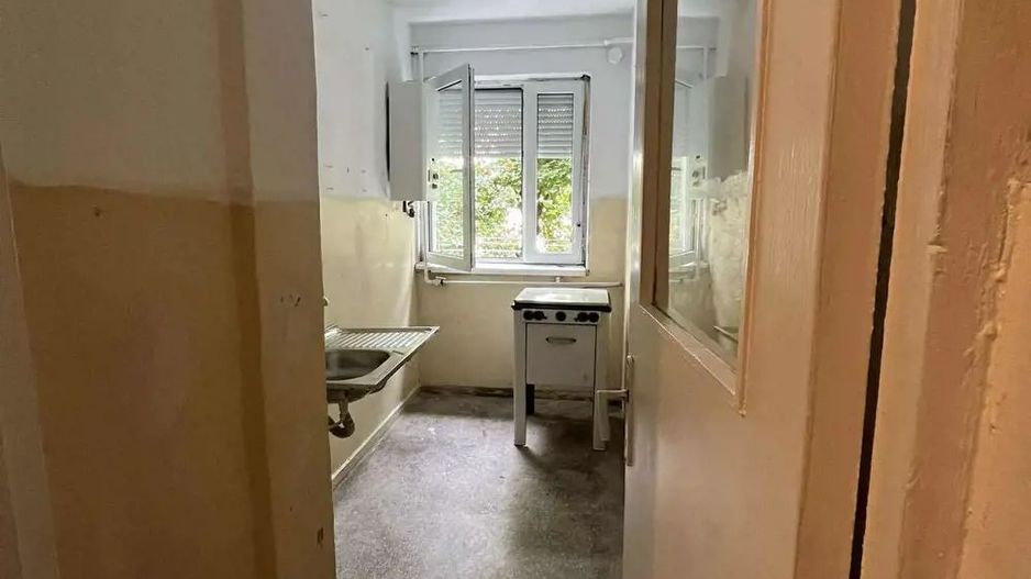 BRASADAS vinde ap cam etaj 1/4 Micro 15 Oituz. - Poză 4