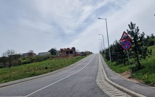 Teren intravilan 517 mp cu utiliati la drum principal in zona Tilisca - Poză 2