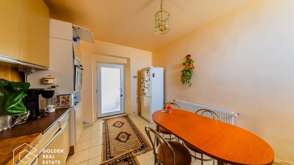 Casa situata in comuna Seitin, la cheie - Poză 13