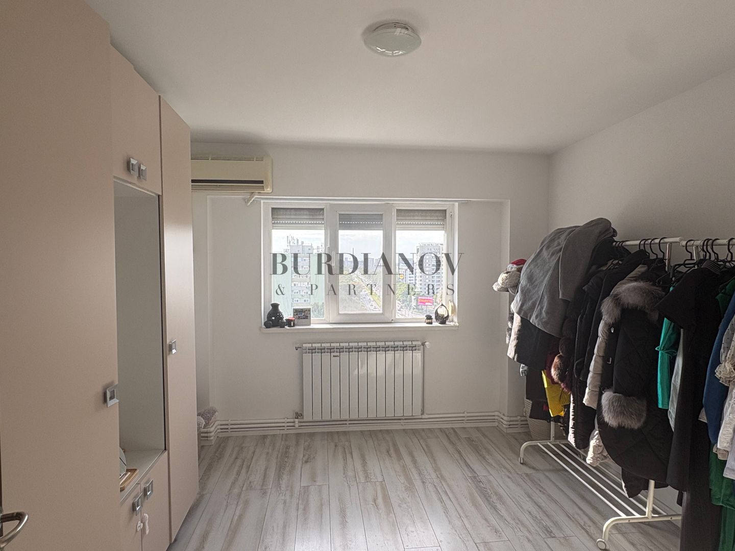 Apartament cu 3 camere - Centrală proprie- Drumul Taberei - Mall Plaza - Poză 13