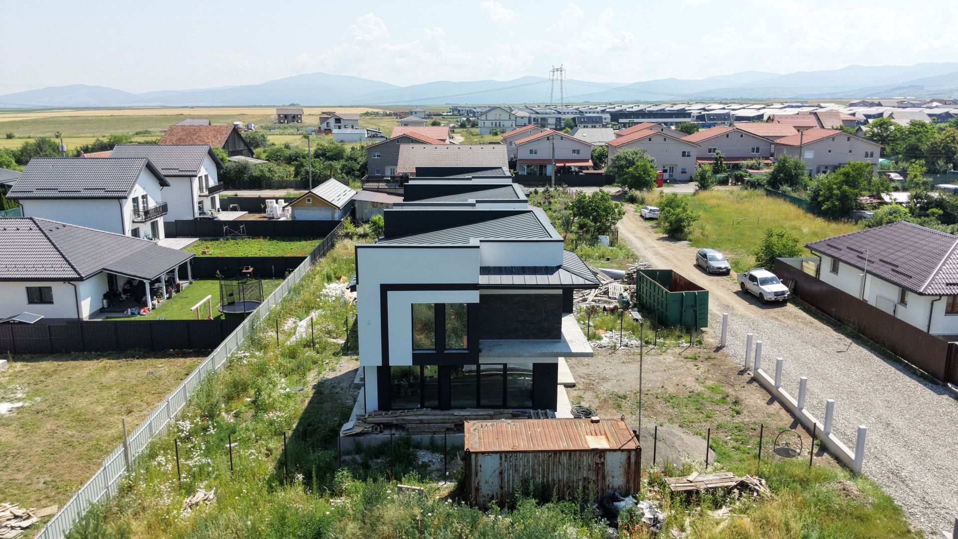 VILĂ CU DESIGN MODERN ȘI PRIVELIȘTE SPECTACULOASĂ CĂTRE MUNȚI - Poză 4