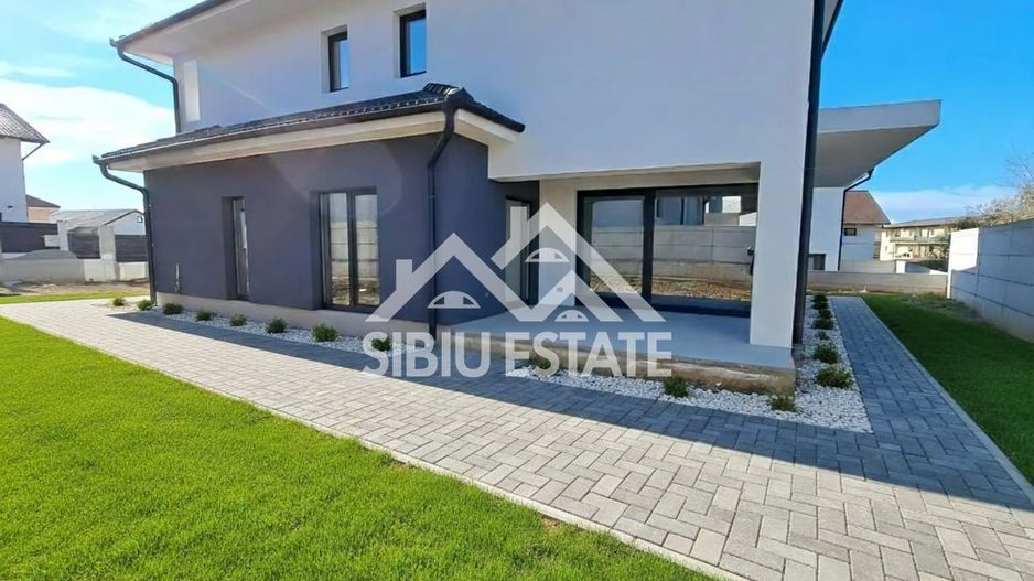 Casa individuala de lux, cu garaj, Selimbar, Sibiu - Poză 13