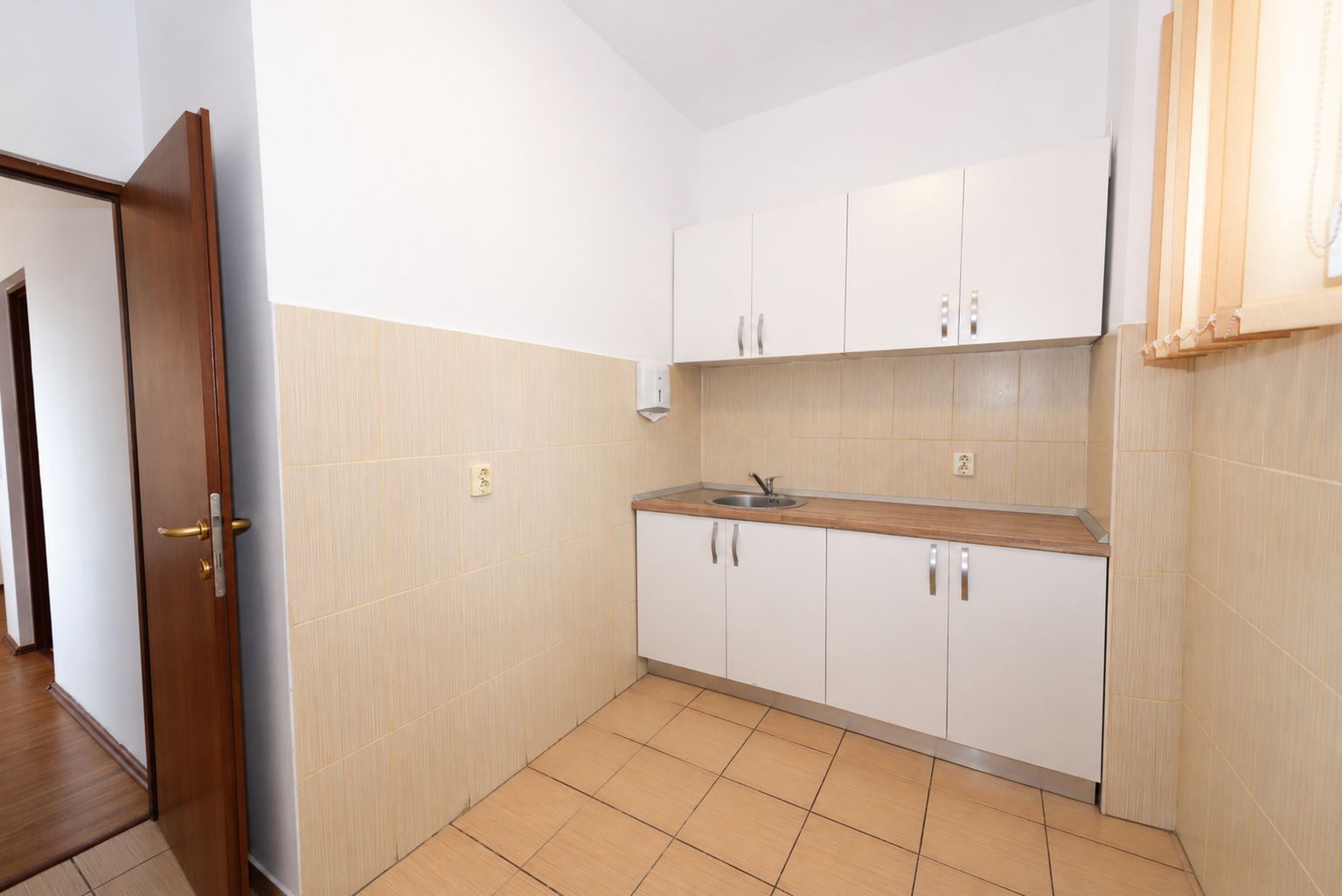 Spatiu de birouri stradal, 148mp de inchiriat în zona Soseaua Chitilei - Poză 7