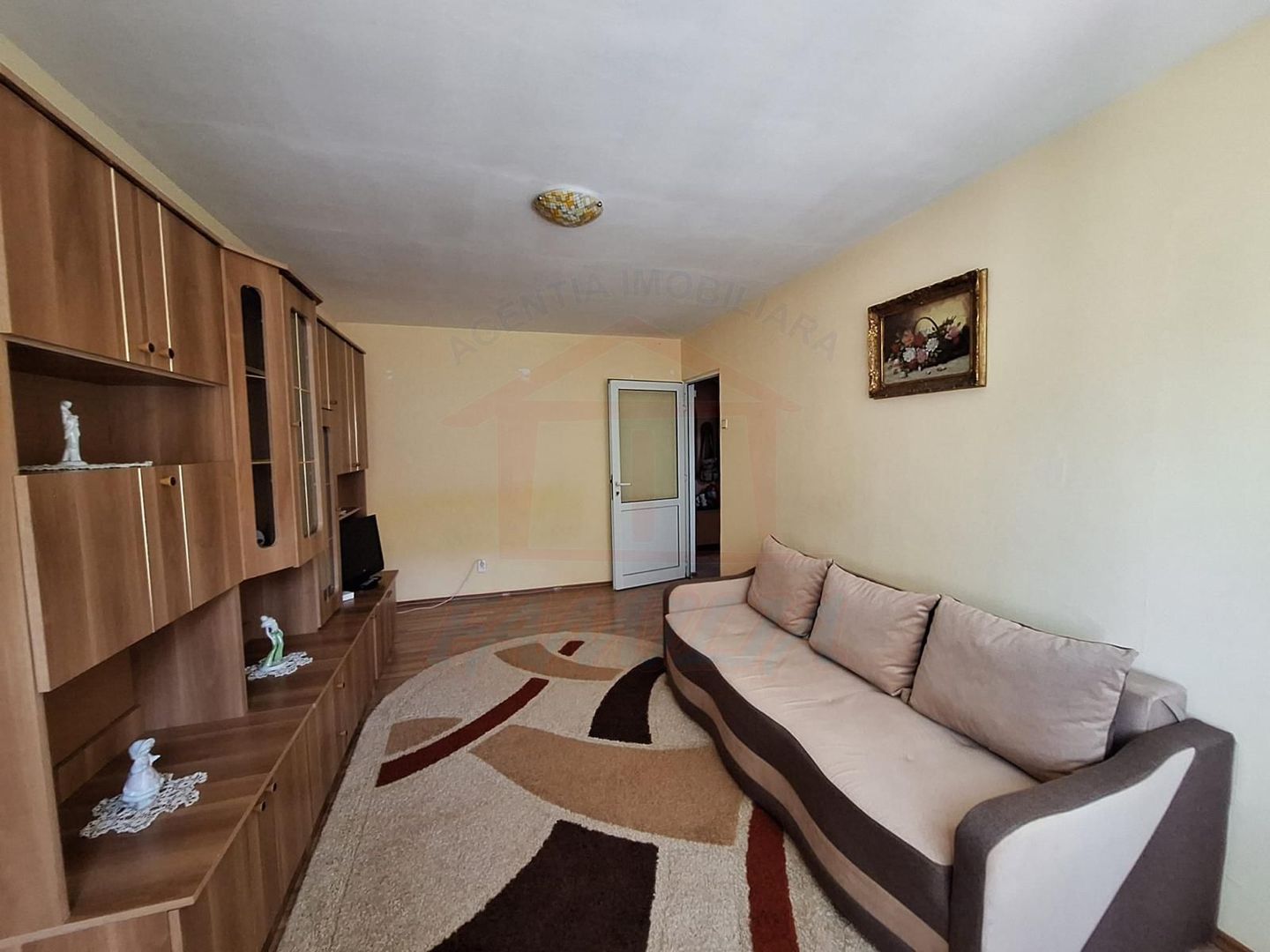 🏛️ De închiriat 2 camere, Micro 20, 350 euro/luna - Poză 1