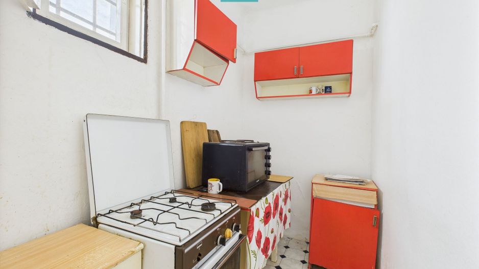 Apartament la casă cu 4 camere în Pârneava - Poză 4