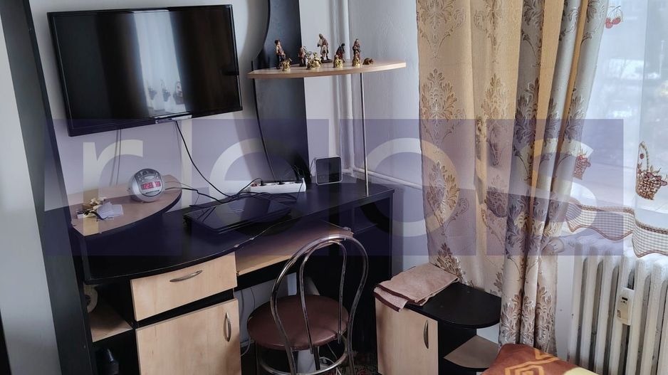 Apartament 3 camere zona Walter Maracineanu et 3/4 necesita renovare - Poză 2