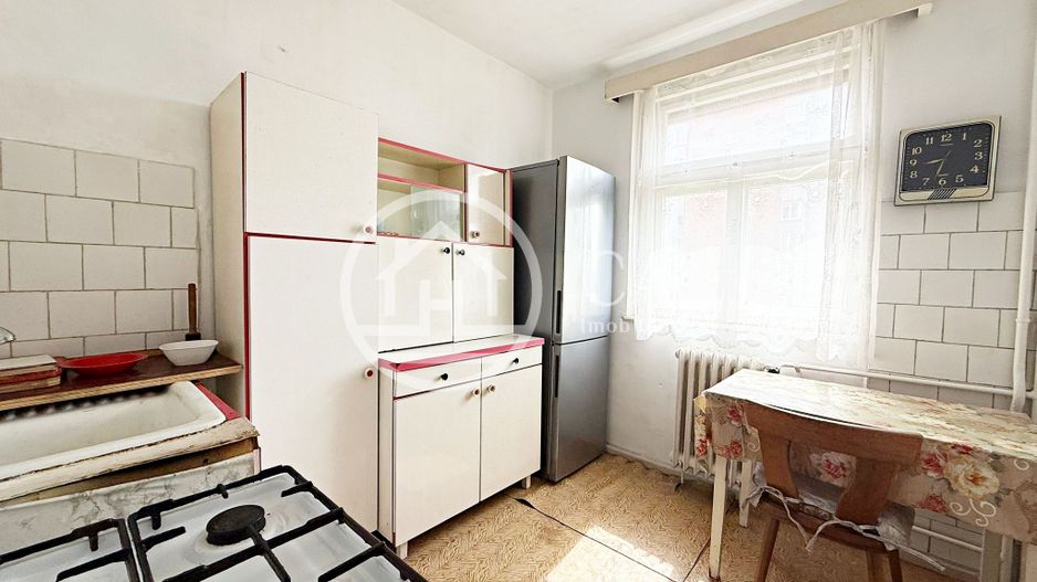 Apartament cu 3 camere de inchiriat in zona  Rogerius, Oradea - Poză 9