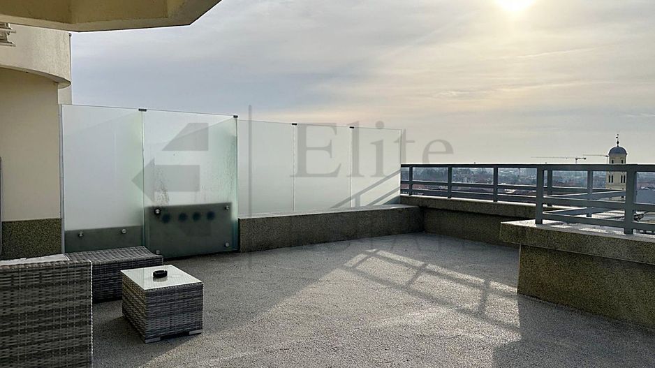 Penthouse de inchiriat ultracentral in Oradea - Poză 2