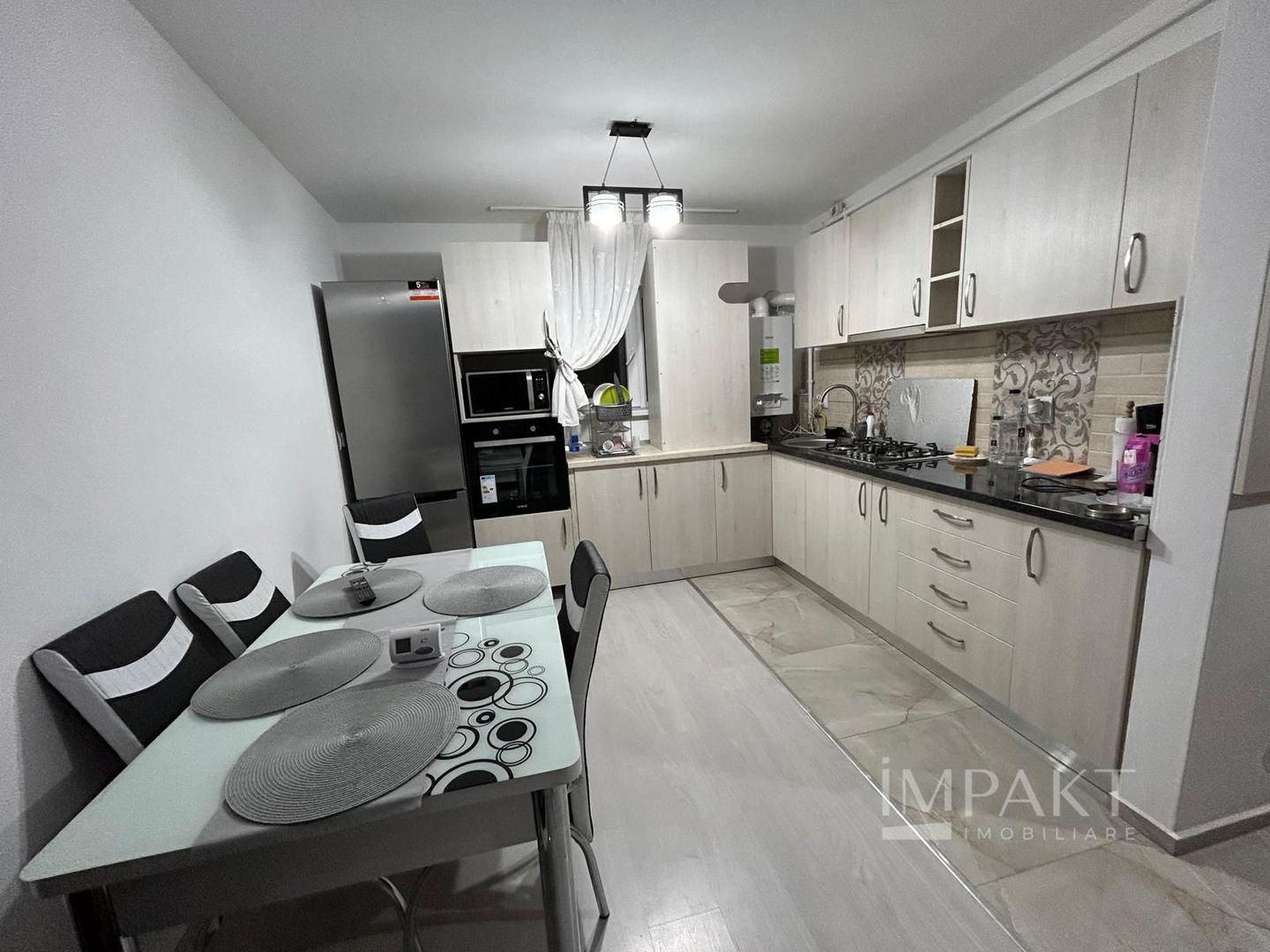 Apartament de inchiriat cu 3 camere, parcare, zona Terra! - Poză 7