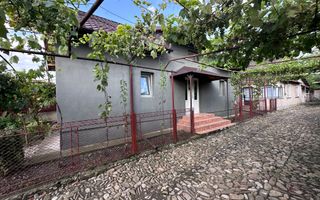 Vanzare case și anexa, teren 790 mp – ideală pentru familie -Doicesti - Poză 3