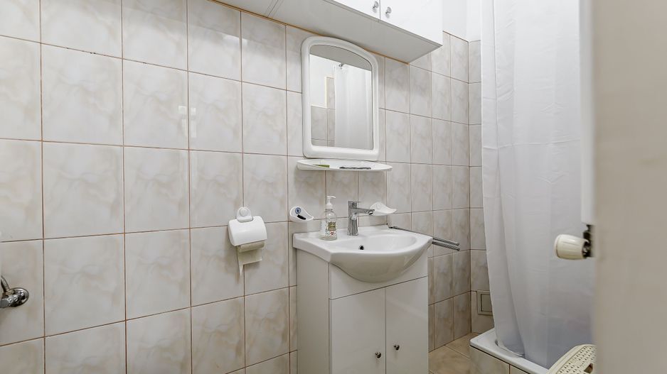 Apartament la parter, liniște și confort în centrul Aradului. - Poză 8