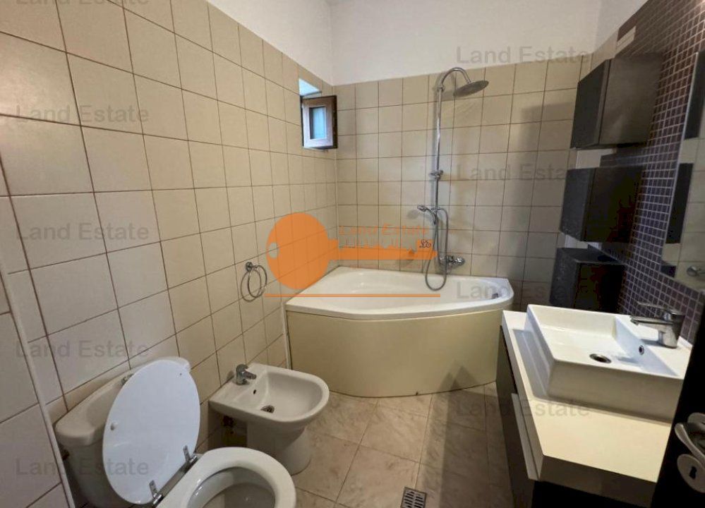 3 camere Ion Mihalache-Loc parcare ( 2008 ) - Poză 3