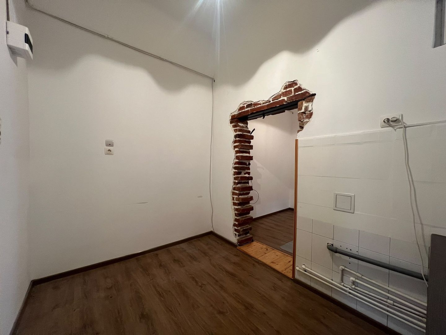 Garsonieră spațioasă de închiriat în zona ultracentrală - Poză 7