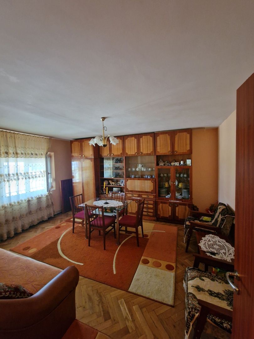 Vând apartament 3 camere - Poză 7