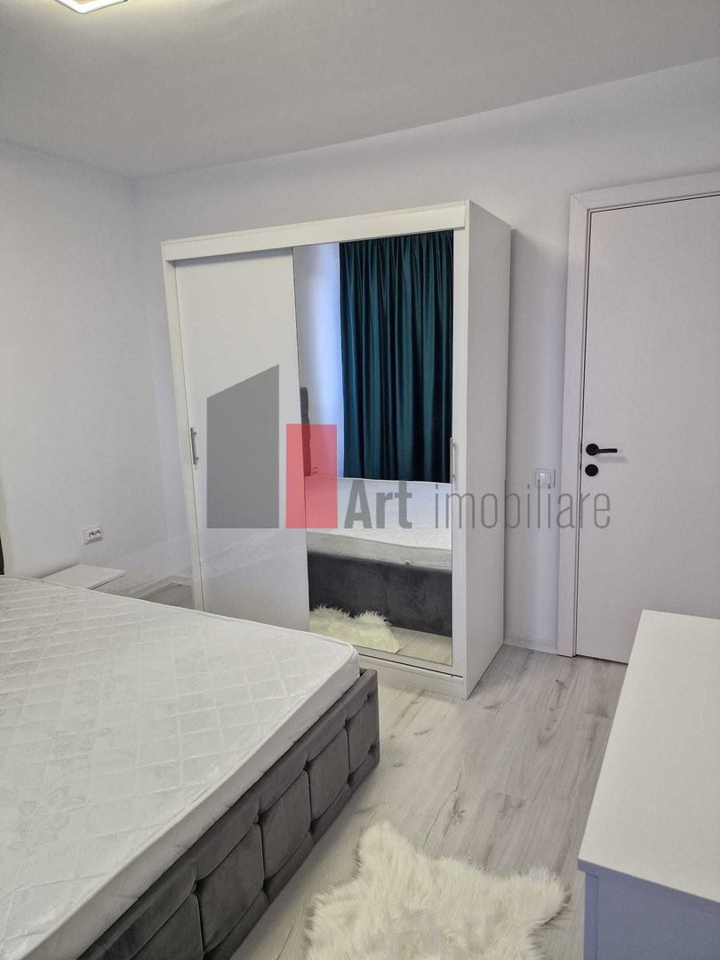 Inchiriez apartament  2 cam,metrou Eroii Revolutiei,complet renovat si utilat mo - Poză 2