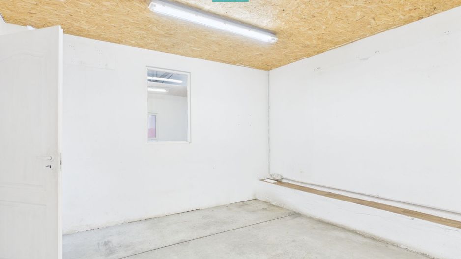 Hală cu suprafața de 675 mp în Arad - Poză 3