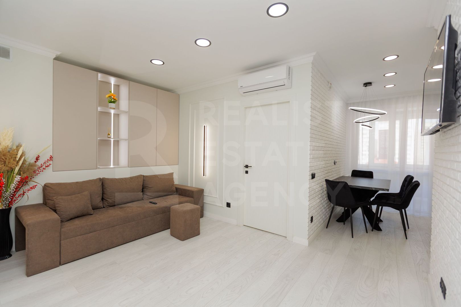 Vânzare, apartament, 2 dormitoare, str. Ion Buzdugan, Buiucani - Poză 2