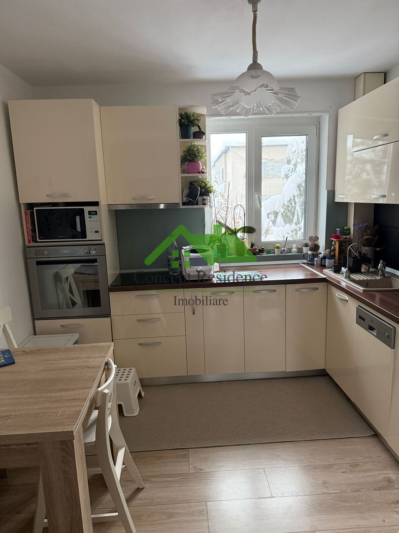 Apartament 3 camere decomandat, Aleea Aurora, 2 balcoane - Poză 1