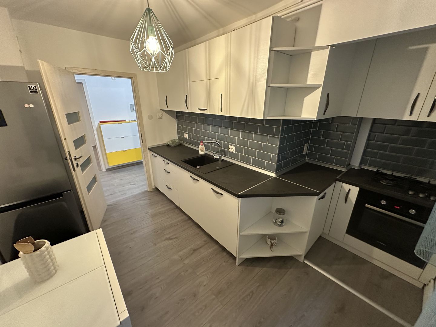 Apartament 3 camere  renovat in zona Lipovei - Poză 20