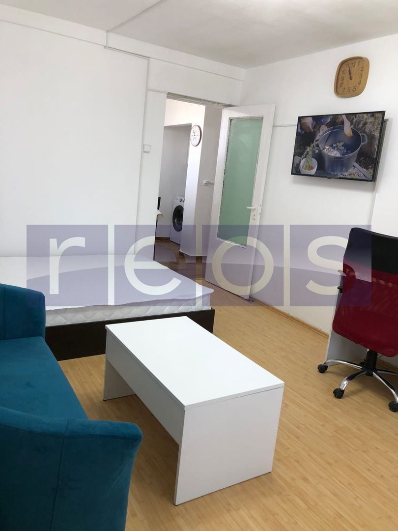 DE VANZARE 2 CAMERE | ETAJ 10/10 | BLOC REABILITAT | VALEA ARGEȘULUI - Poză 2