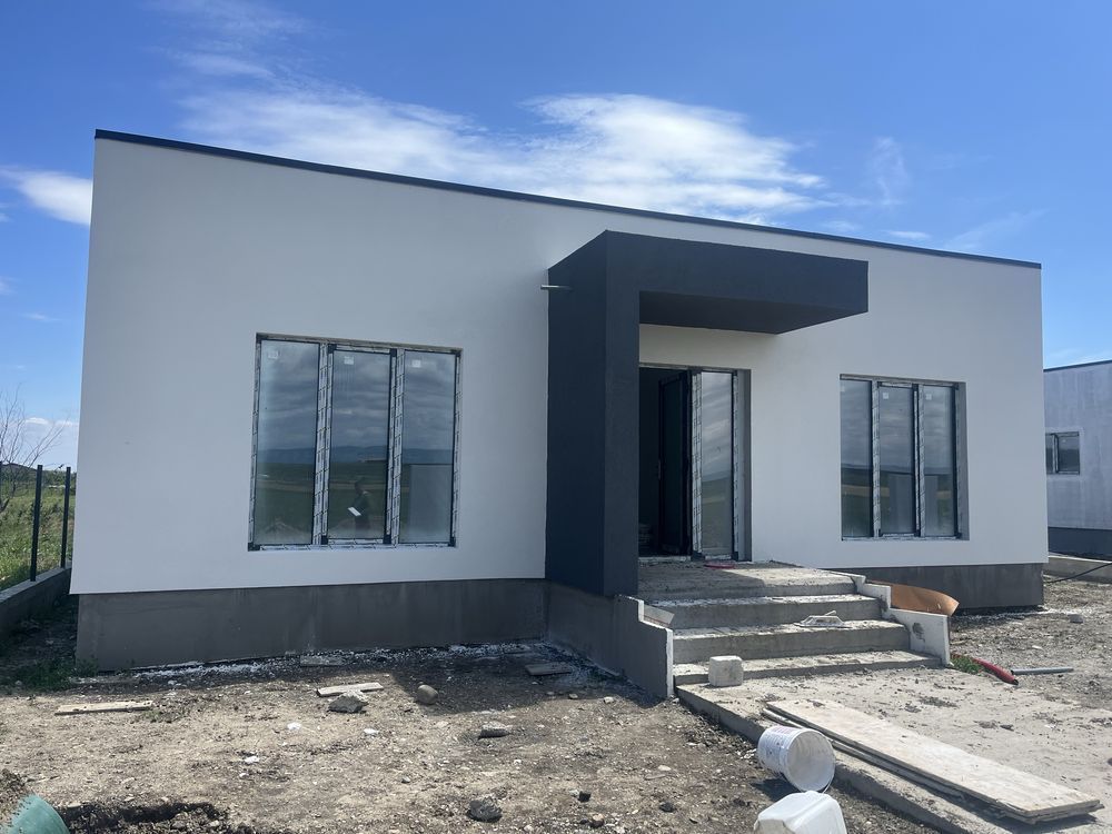 CASA DE VANZARE - ZONA CRANG - PETRESTI - Poză 1