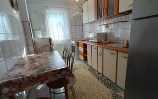 Apartament de vanzare cu 3 camere, decomandat -55 mp. balcon, pivnita - Poză 6