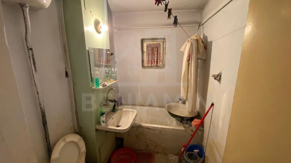 Apartament 2 camere semidecomandat spatios 56mp Rovine MOL - Poză 5