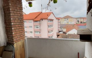 Apartament cu 3  camere de vanzare in Blaj - Poză 2