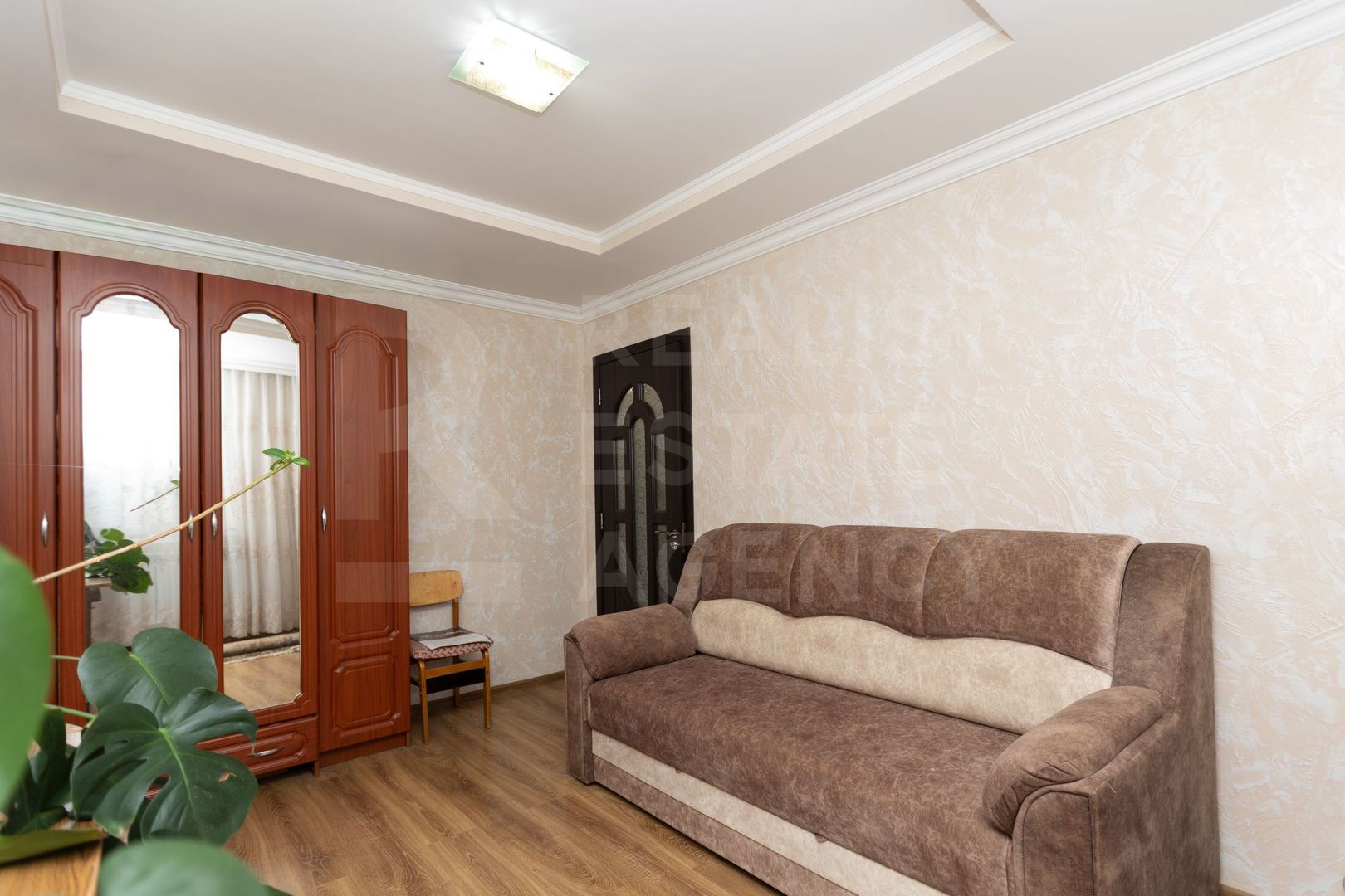 Vânzare, apartament, 3 camere, str. Luceafarul ,sat. Dobrogea. - Poză 11