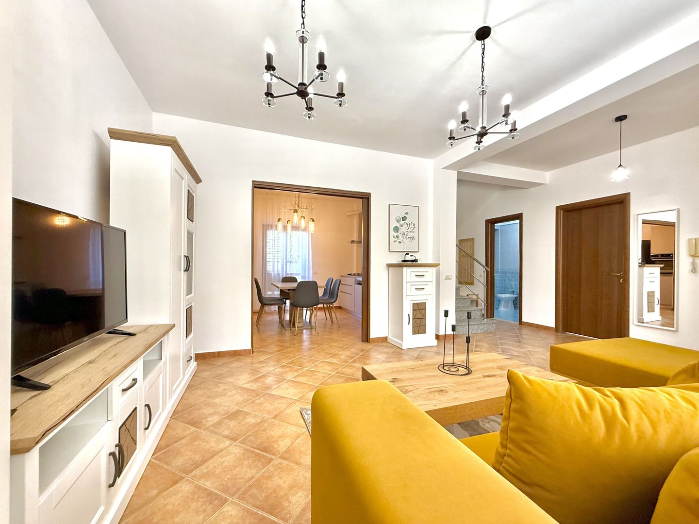 Casă tip triplex în zona centrală Dumbrăvița - Poză 2