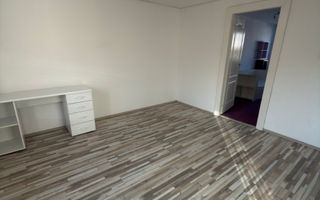 Apartament spatios cu 3 camere - Poză 3