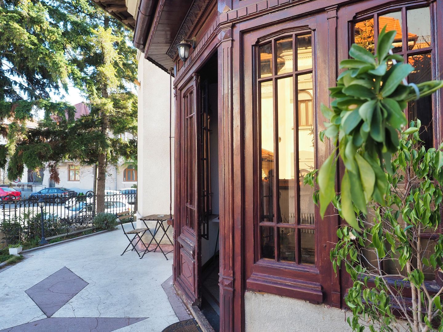 INCHIRIERE PARTER VILA ISTORICA-UNIVERSITATE-Izvorul rece - Poză 2