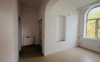 Apartament în casă, acces separat,  ultracentral, lângă Primări, Galat - Poză 2