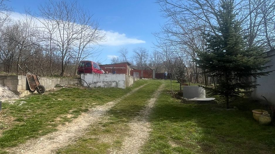 Casă cu 2 locuințe, teren intravilan 7062 mp Cetariu, Bihor - Poză 8