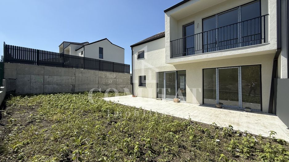 Case cuplate finalizate la intrare în Chinteni - Poză 3