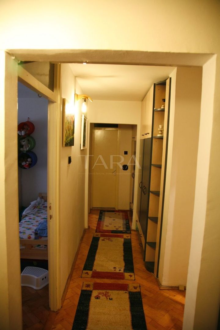 Apartament cu 4 camere, 82 mp, 2 băi și 2 balcoane, zona Câmpului. - Poză 5