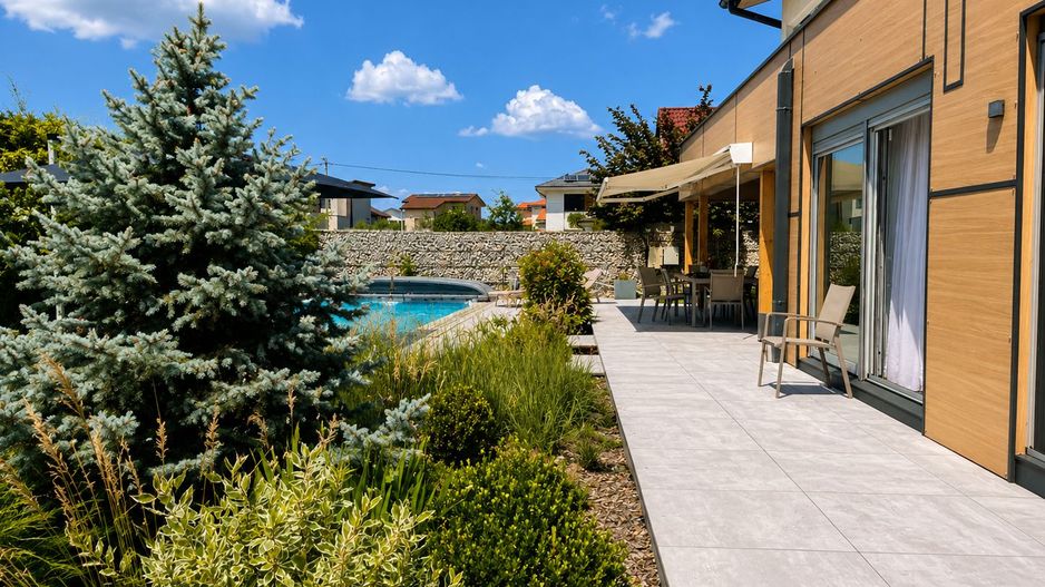 VILĂ DE EXCEPȚIE CU PISCINĂ ȘI GRĂDINĂ DE 1.385 MP | MOGOȘOAIA - Poză 5