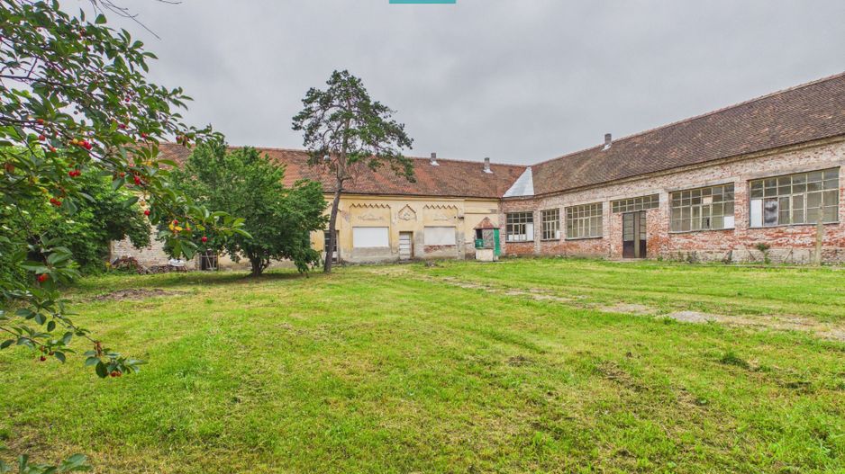 Casă în Neudorf, comuna Zăbrani, judeţ - Poză 1