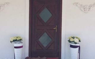 Casa perfectă pentru familie – curte, foișor cu grătar și garaj triplu - Poză 8